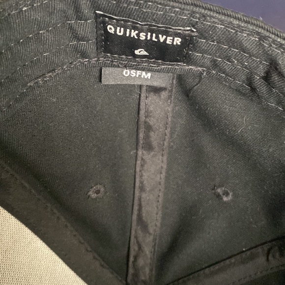 QuickSilver Snapback Hat - Picture 3 of 3